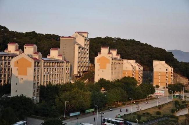 馬尾大學(xué)陽(yáng)光學(xué)院 (3)_馬尾大學(xué)陽(yáng)光學(xué)院